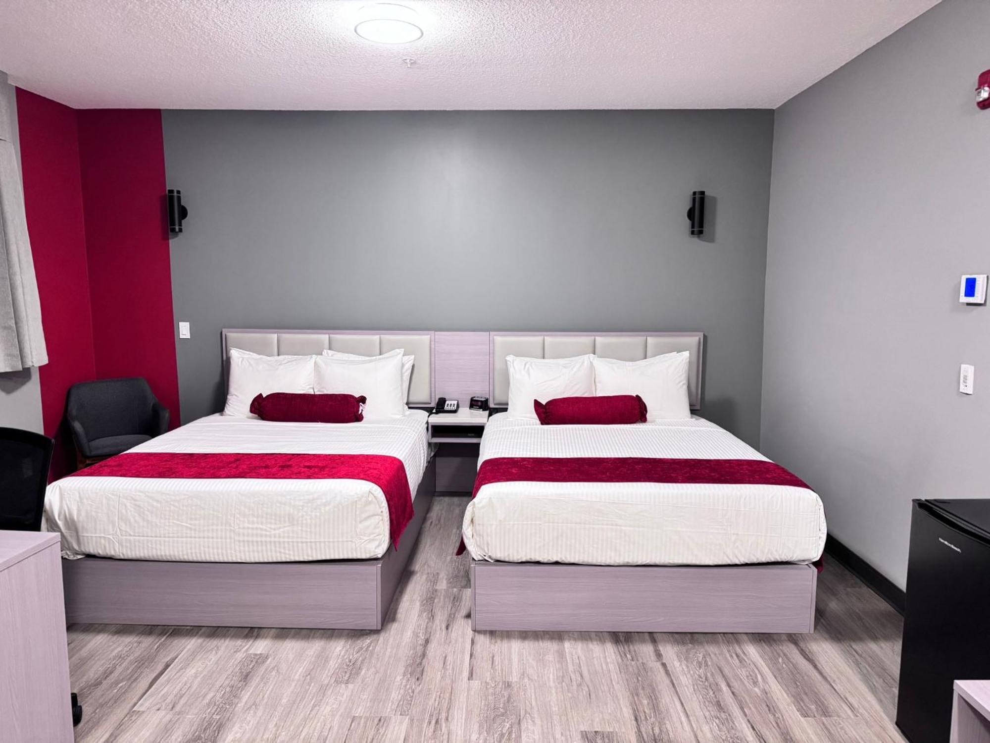 Ramada By Wyndham West Edmonton Hotel & Suites Bagian luar foto